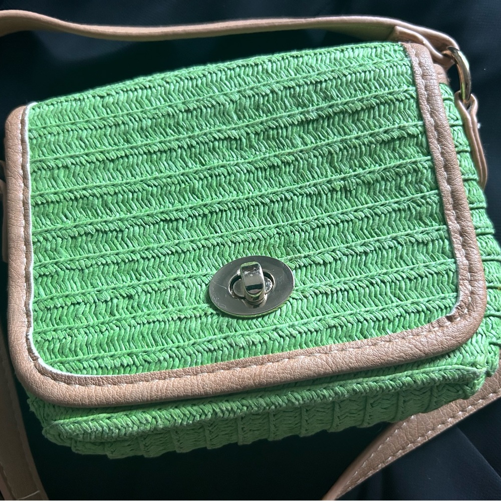 Small casual purse kelly green